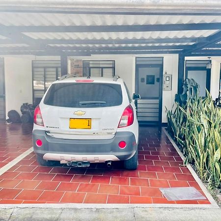 Hostal Roma Villavicencio Buitenkant foto