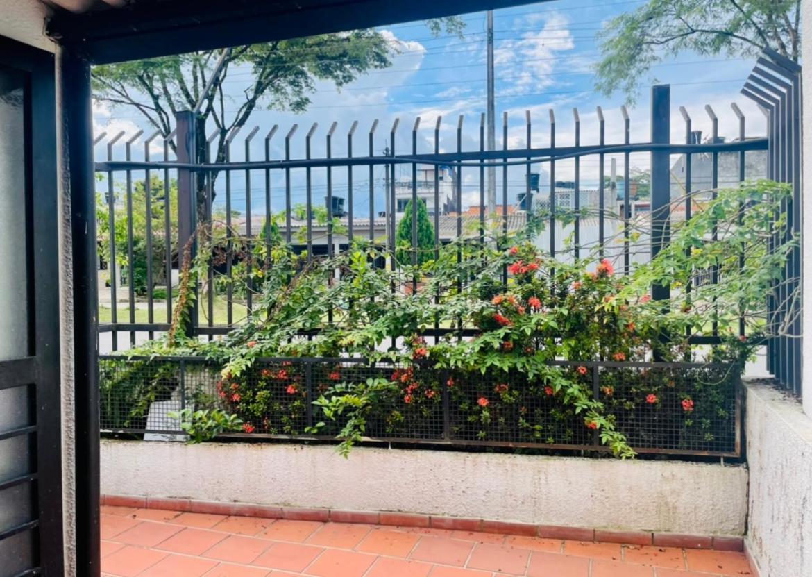 Hostal Roma Villavicencio Buitenkant foto