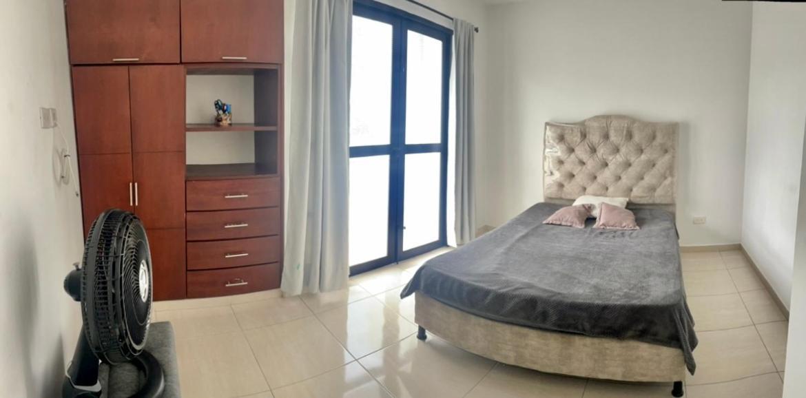 Hostal Roma Villavicencio Buitenkant foto